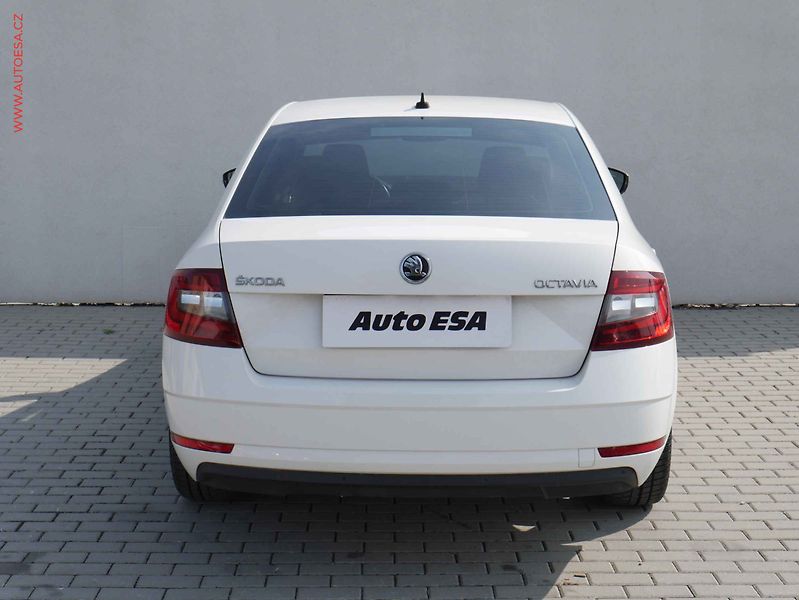 Škoda Octavia (2017) 1.6 TDi, ČR, Style, LED - fotka 5 z 20