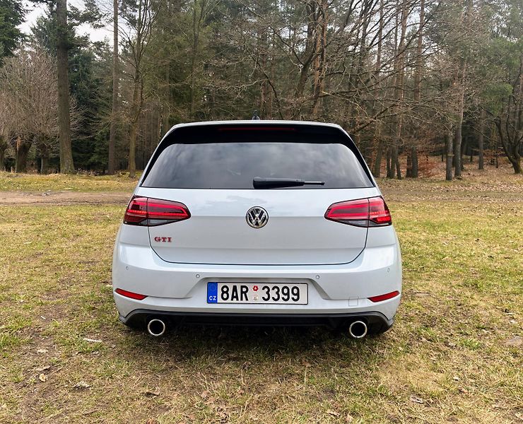Volkswagen Golf (2018) GTI 7.5 Performance  - fotka 7 z 20