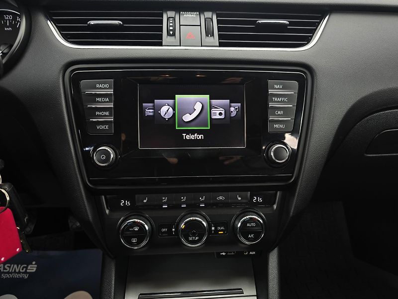 Škoda Octavia 1.4TSI NAVI XENON KŮŽE 1Majite - fotka 23 z 26