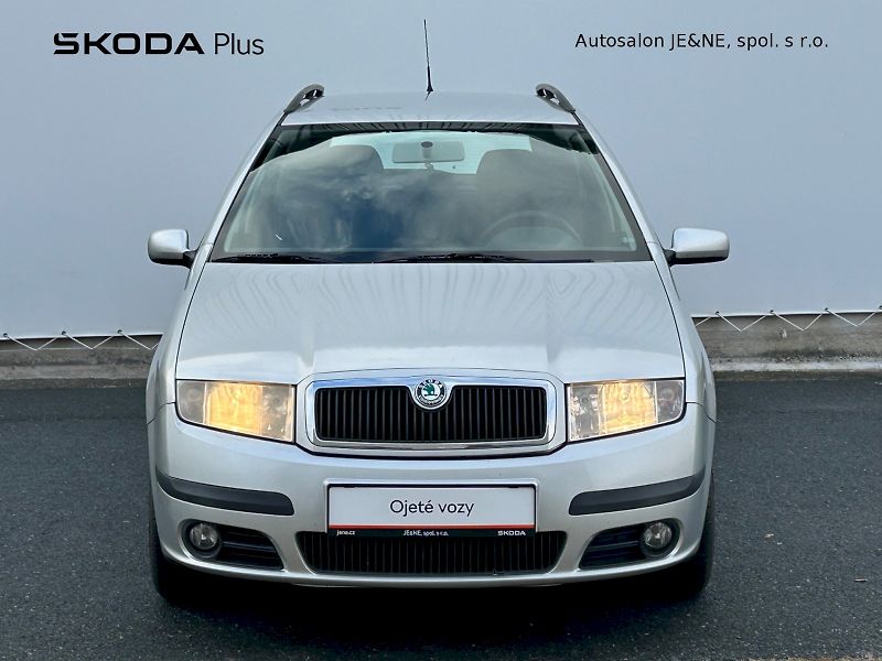 Škoda Fabia (2008) Ambiente 1.2 HTP 47 kW Combi - fotka 4 z 22