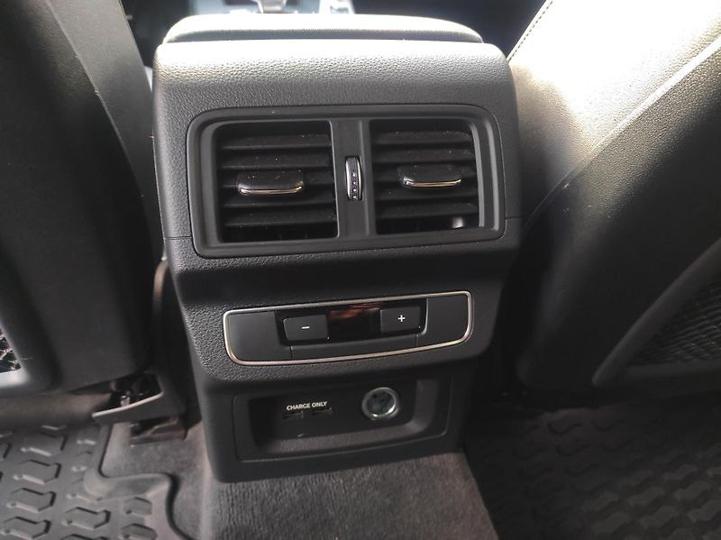 Audi Q5 2,0TFSi 195kW,Sportback, 4x4 - fotka 45 z 63