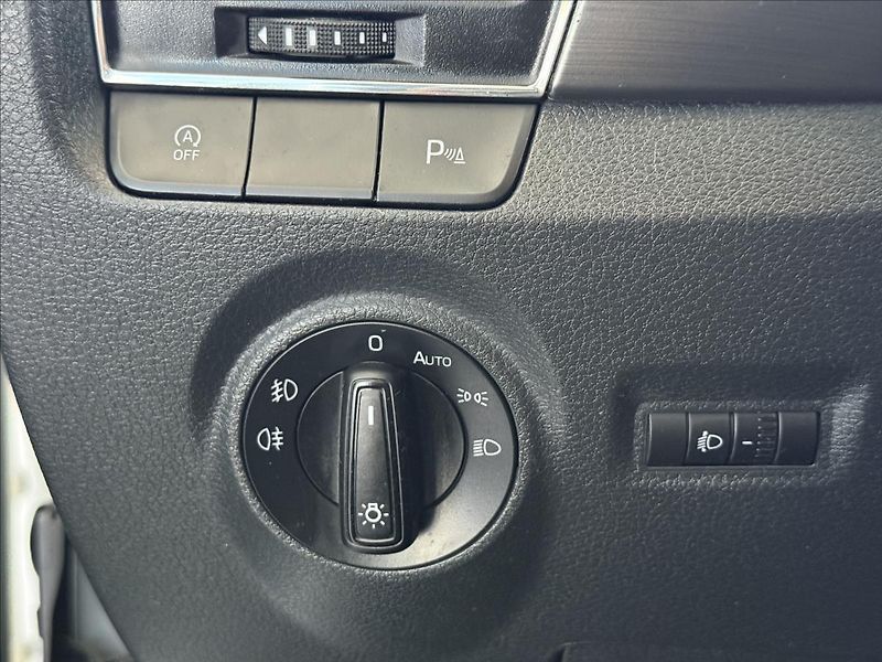 Škoda Fabia 1,2   TSI,JOY,1.MAJ,SERVISKA - fotka 12 z 26