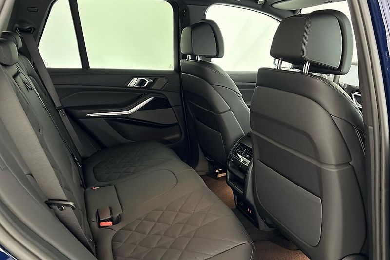 BMW X5 xDrive40d - fotka 14 z 28
