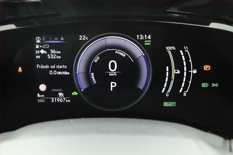 Lexus NX 200t (2023) 450h+ - fotka 9 z 21