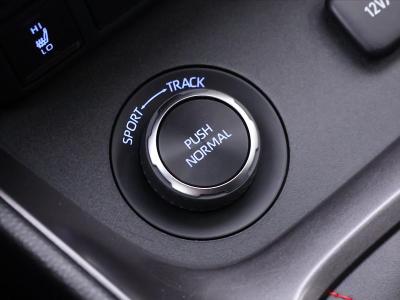 Toyota GR Yaris Four 1,6 T 192kW 4WD DPH - fotka 26 z 35