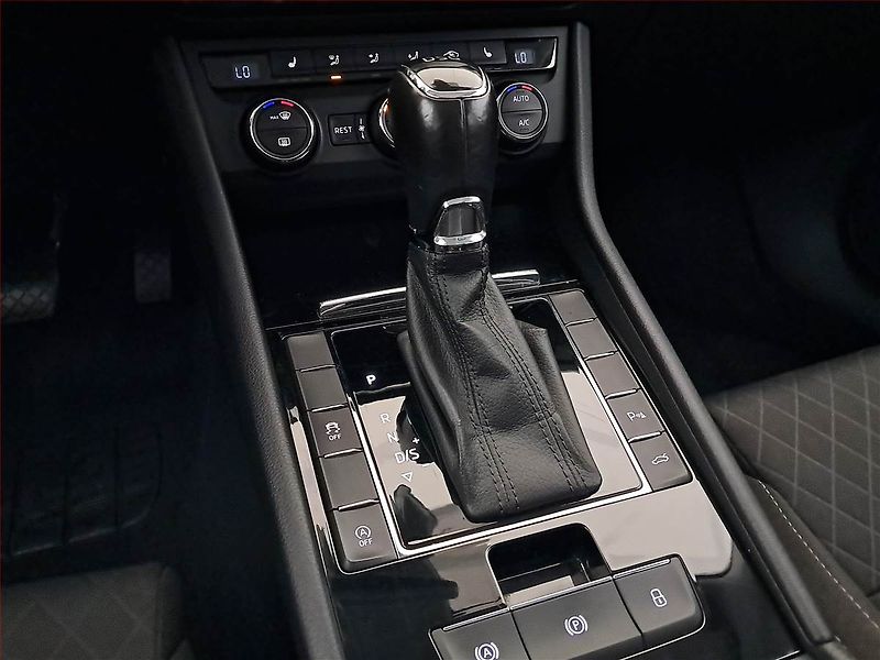 Škoda Superb (2016) Style 2.0 TDI, Automat, Navi - fotka 13 z 26
