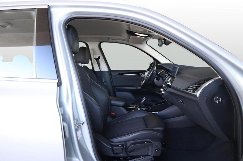 BMW X3 xDrive30i - fotka 17 z 21