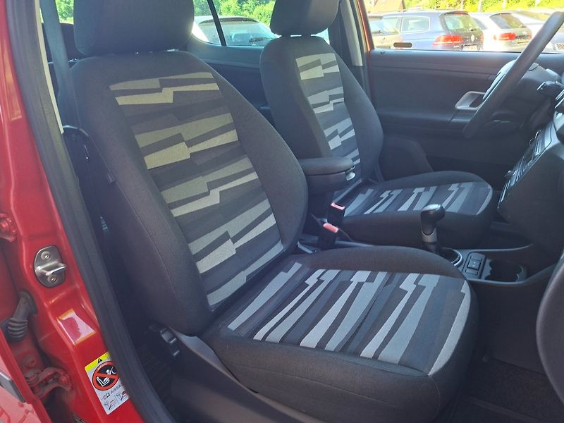 Škoda Fabia (2010) 1.2i 51kW -NEHAV.-SERVISOVÁNO! - fotka 21 z 33