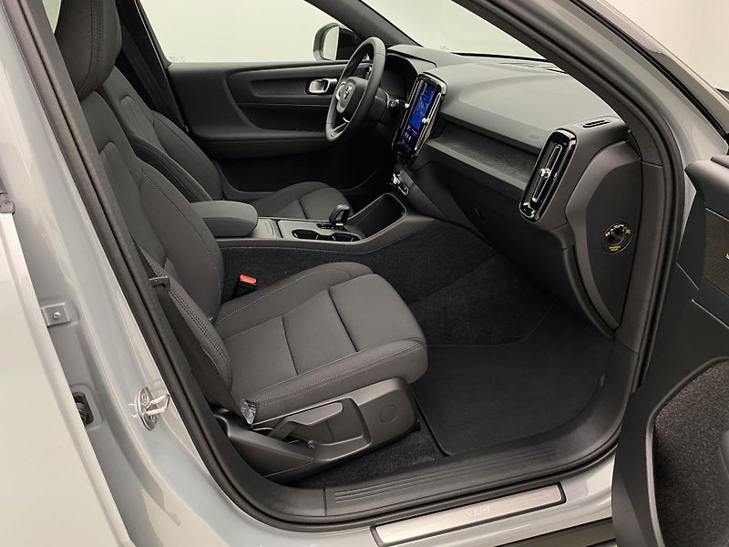 Volvo EX40 (2026) SINGLE MOTOR ELETRIC PLUS - fotka 22 z 62