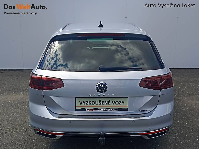 Volkswagen Passat (2023) 2.0 TDI 4x4 147kW Webasto Tažn - fotka 12 z 35