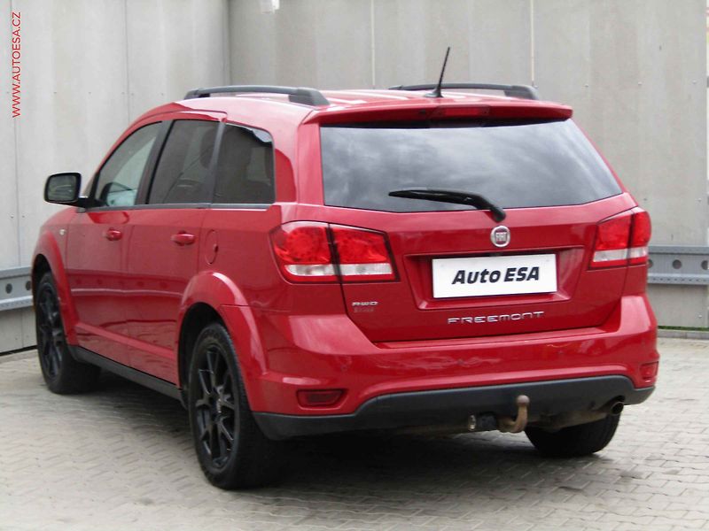 Fiat Freemont (2014) 2.0 Multijet 4x4, 7míst, AT - fotka 6 z 22