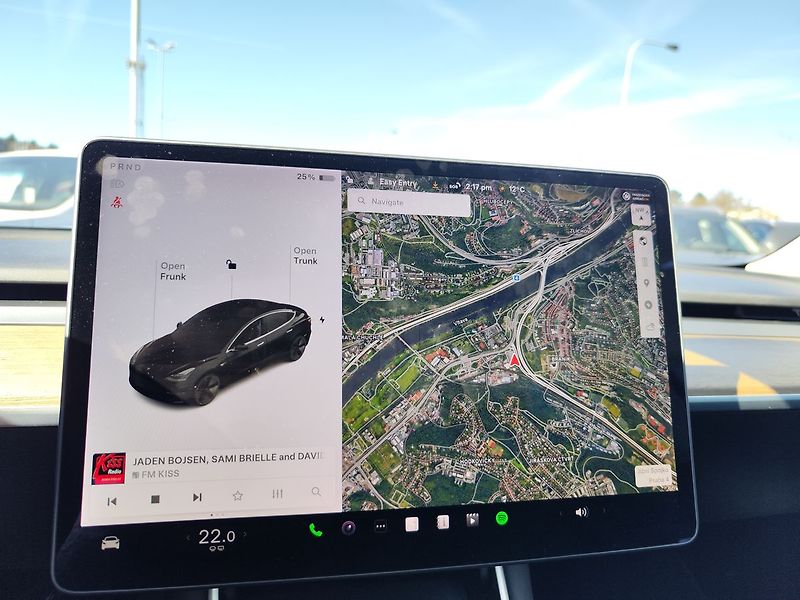 Tesla Model 3 EV/366kW Long Range Dual M. - fotka 21 z 28