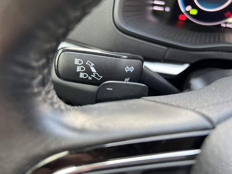 Škoda Karoq Style 1.5TSi DSG KAMERA NAVI - fotka 15 z 50
