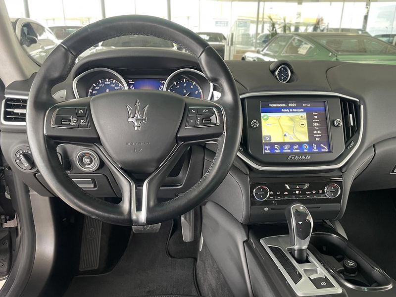 Maserati Ghibli SQ4 302kW*V6*REZERVACE! - fotka 11 z 38