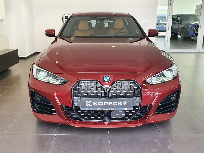 BMW Řada 4 (2023) 420d xDrive M Sport Gran Coupé - fotka 2 z 17