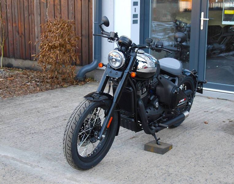 Jawa 350 Chopper (2026) 350 CL Bobber - fotka 9 z 25