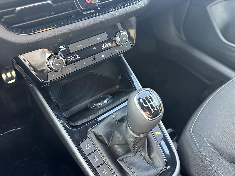 Škoda Fabia DYNAMIC 1.0TSI 85kW - fotka 11 z 13