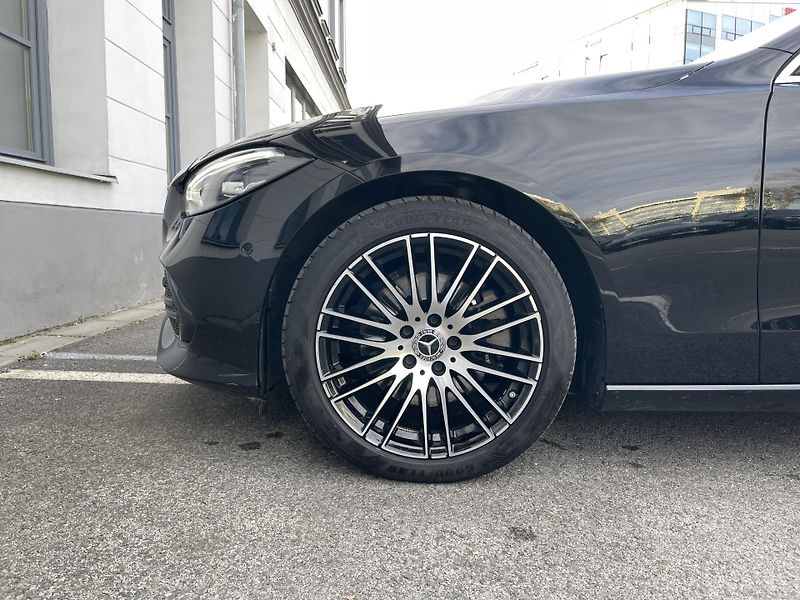 Mercedes-Benz Třídy C 220d 4Matic - fotka 10 z 35