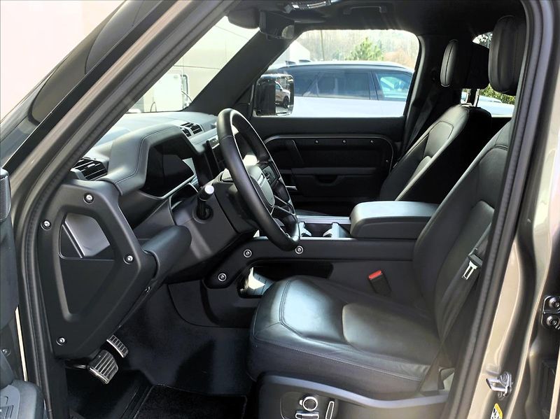 Land Rover Defender (2026) 130 D350 X AWD / 7 MÍST* - fotka 13 z 59