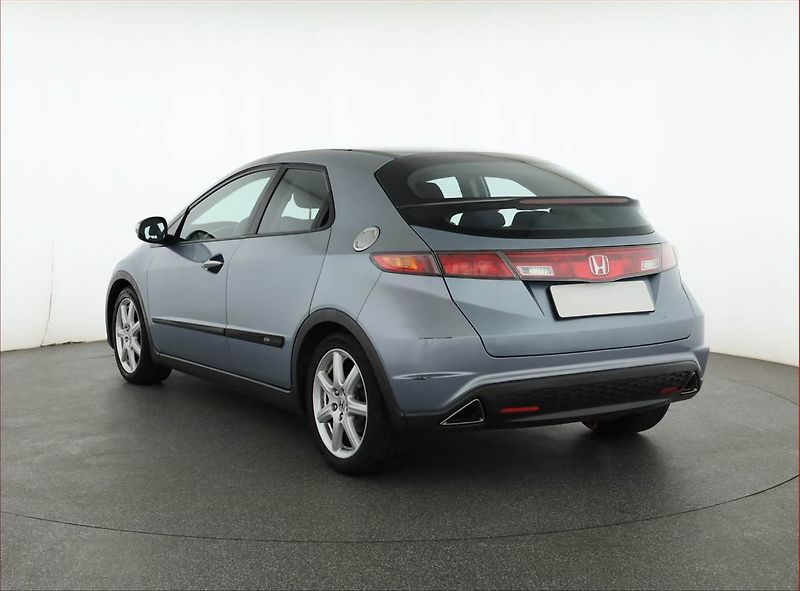 Honda Civic (2008) 1.8 i, po STK, pěkný stav - fotka 4 z 18