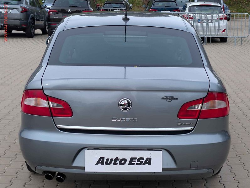 Škoda Superb (2009) 2.0 TDi, Elegance, DSG - fotka 5 z 21
