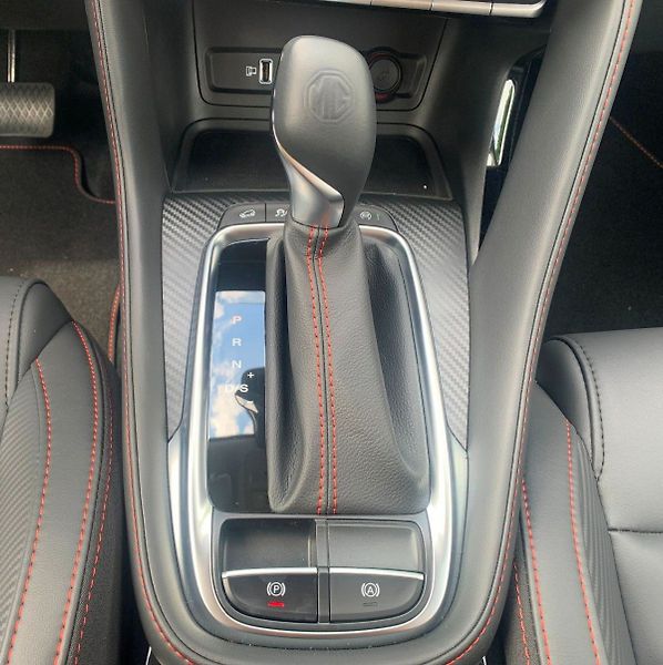 MG ZS Exclusive 1,0 TGI 82 kW 2WD 6A - fotka 12 z 17