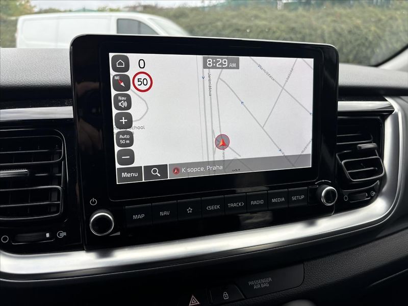 Kia Stonic 1,0 TGDi 73kW TOP ZÁRUKA NAVI - fotka 18 z 38