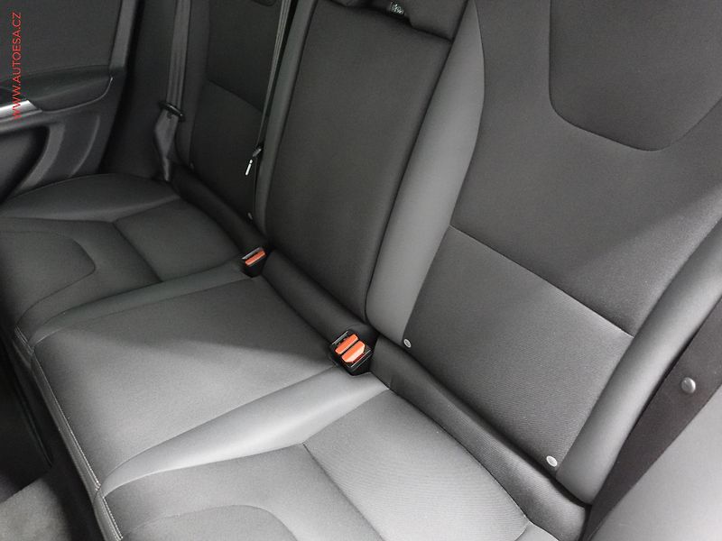 Volvo V60 (2014) 2.0 D, AT, tempo, park.asist - fotka 10 z 19