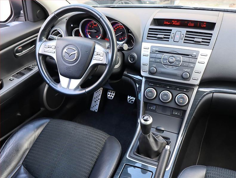 Mazda 6 (2008) 2.5, Xenony, Tempomat - fotka 7 z 18
