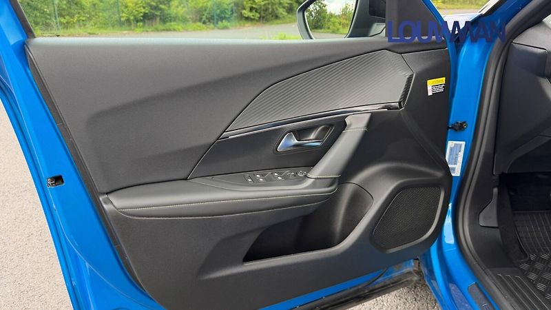 Peugeot 2008 GT 1.2PT - fotka 19 z 30