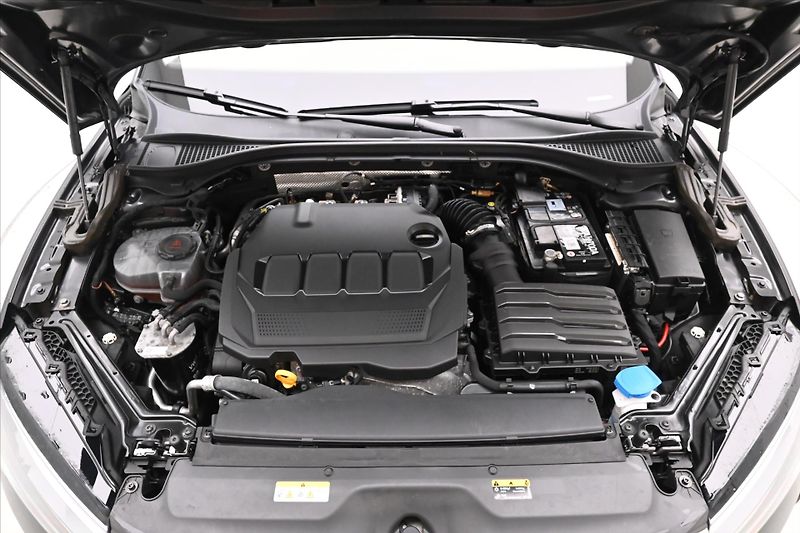 Škoda Superb 2,0 TDI 110kW DSG Clever Záruk - fotka 9 z 30