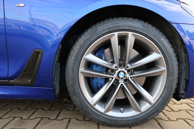 BMW Řada 7 750Li xDrive - fotka 18 z 18