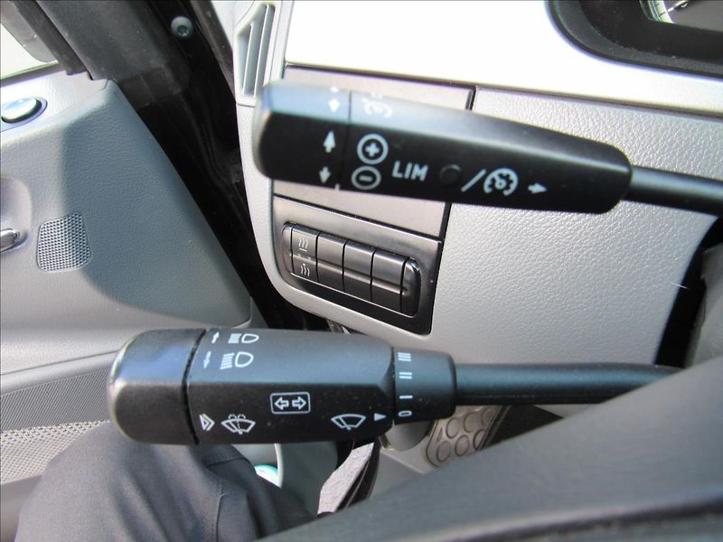 Mercedes-Benz Viano 3,0 CDi V6 150kW - fotka 19 z 30