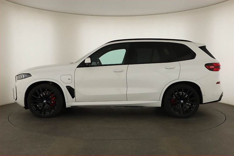 BMW X5 (2025) xDrive50e, M PAKET, 50e - fotka 3 z 22