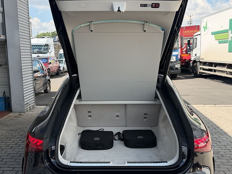 Mercedes-Benz EQS 53 4MATIC+ Electric Art Editio - fotka 13 z 48