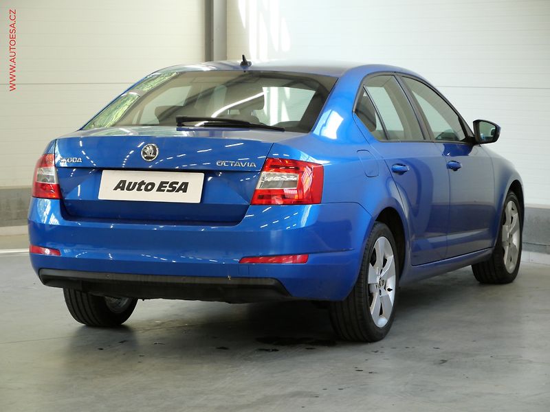 Škoda Octavia (2013) 1.6 TDi, ČR, Elegance - fotka 4 z 23