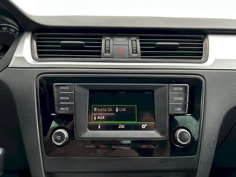 Škoda Rapid (2015) Spaceback 1.2 TSI 81kW MP6 Amb - fotka 14 z 31