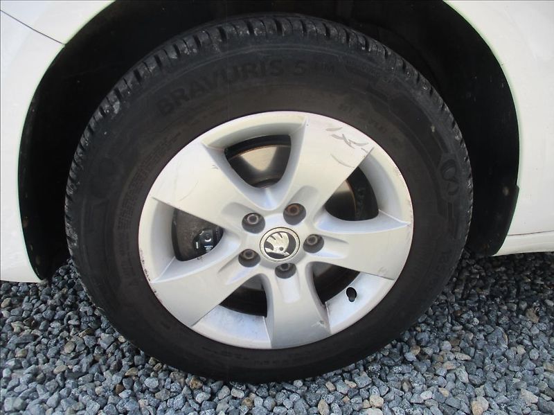 Škoda Fabia 1,2 TSi, klimatizace,serviska, - fotka 17 z 28