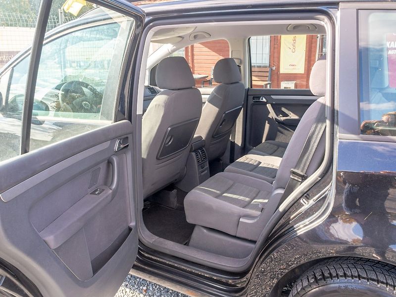 Volkswagen Touran (2006) 1.9TDI 77KW – 7 sedadel - fotka 30 z 44