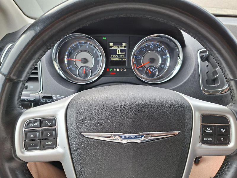 Chrysler Town & Country (2014) 3,6L 7míst, LPG, tažné, 2xkola - fotka 24 z 35