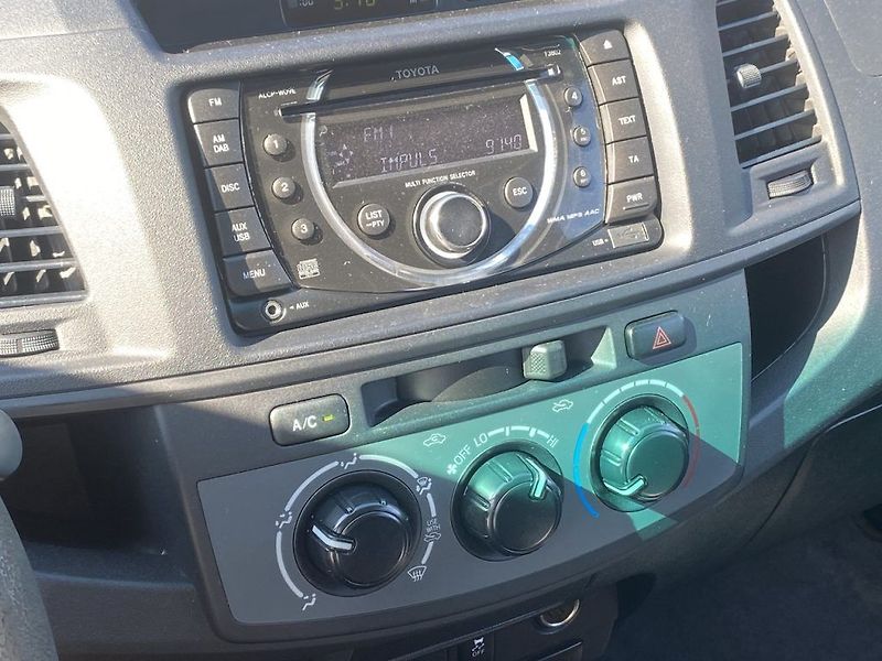 Toyota Hilux 2.5D, ČR, Terra, tažné - fotka 11 z 12
