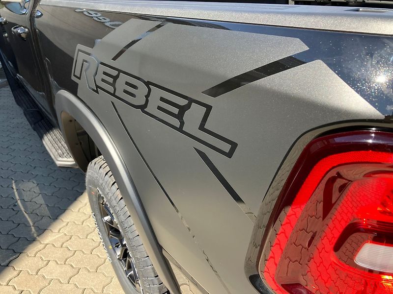 Dodge RAM (2025) 3.0 I6 426k REBEL PREMIUM EDIT - fotka 65 z 77