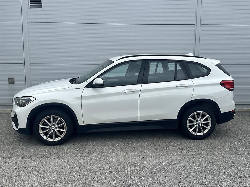 BMW X1 sDrive18i - fotka 4 z 14
