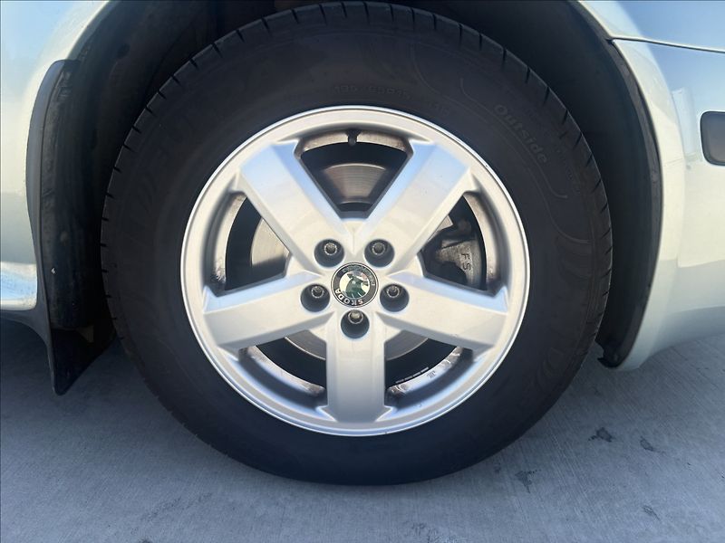 Škoda Octavia 1,9 TDi ČR TOP stav prav serv - fotka 9 z 45
