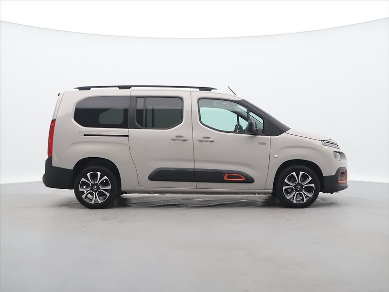 Citroën Berlingo 1,5 BlueHDI 96kW Shine XL CZ - fotka 8 z 25