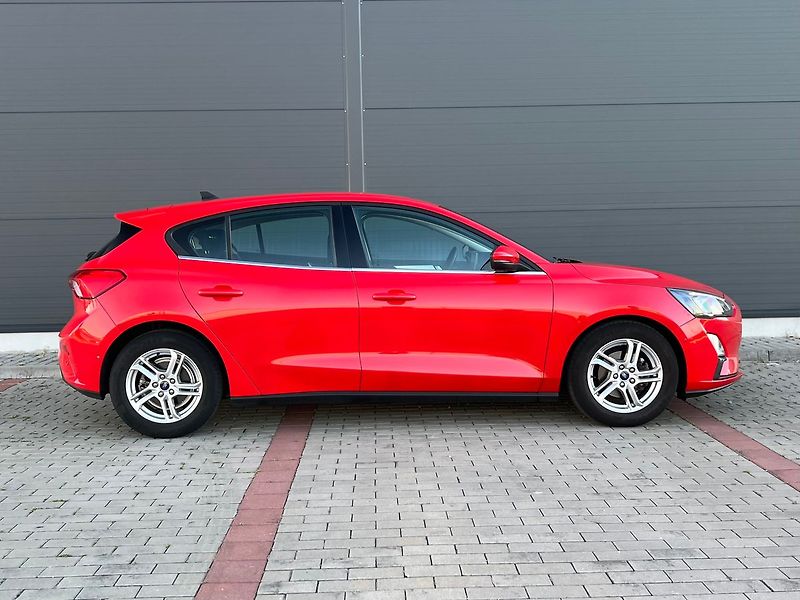 Ford Focus (2021) 1.0 EcoBoost-P.KAMERA - fotka 7 z 49