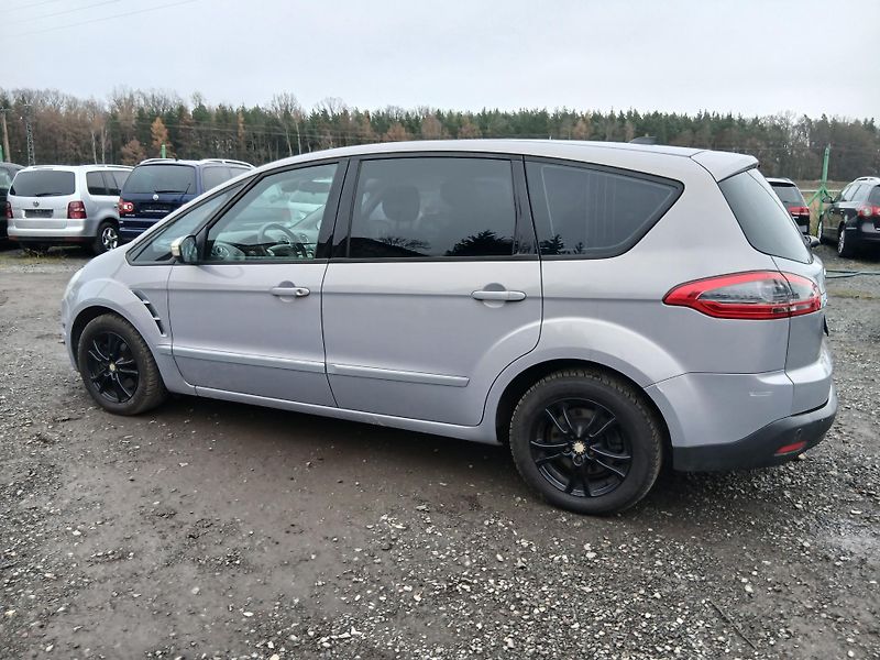 Ford S-MAX 2.0 TDCI, AUTOMAT - fotka 28 z 32
