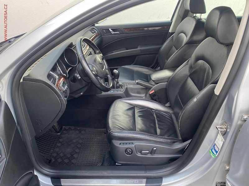 Škoda Superb (2010) 2.0TDi, ČR, Elegance, kůže - fotka 9 z 18