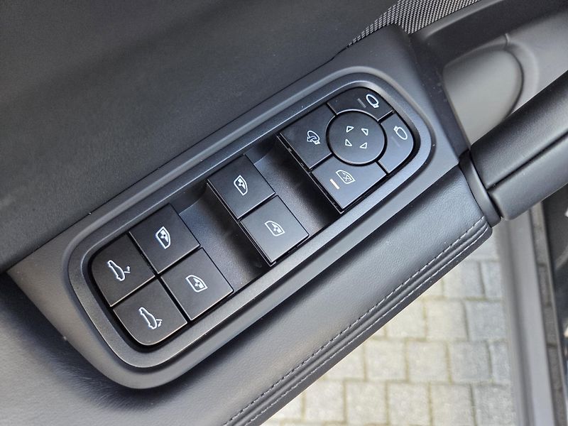 Porsche Cayenne Coupe 260kW Black Edition - fotka 12 z 48