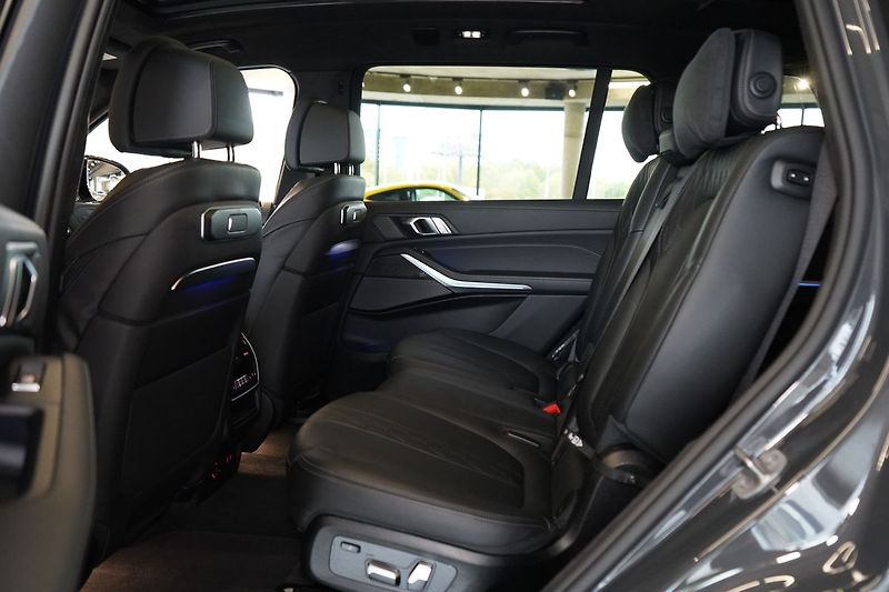 BMW X7 40d xDrive, Nezávislé, Tažné - fotka 44 z 48